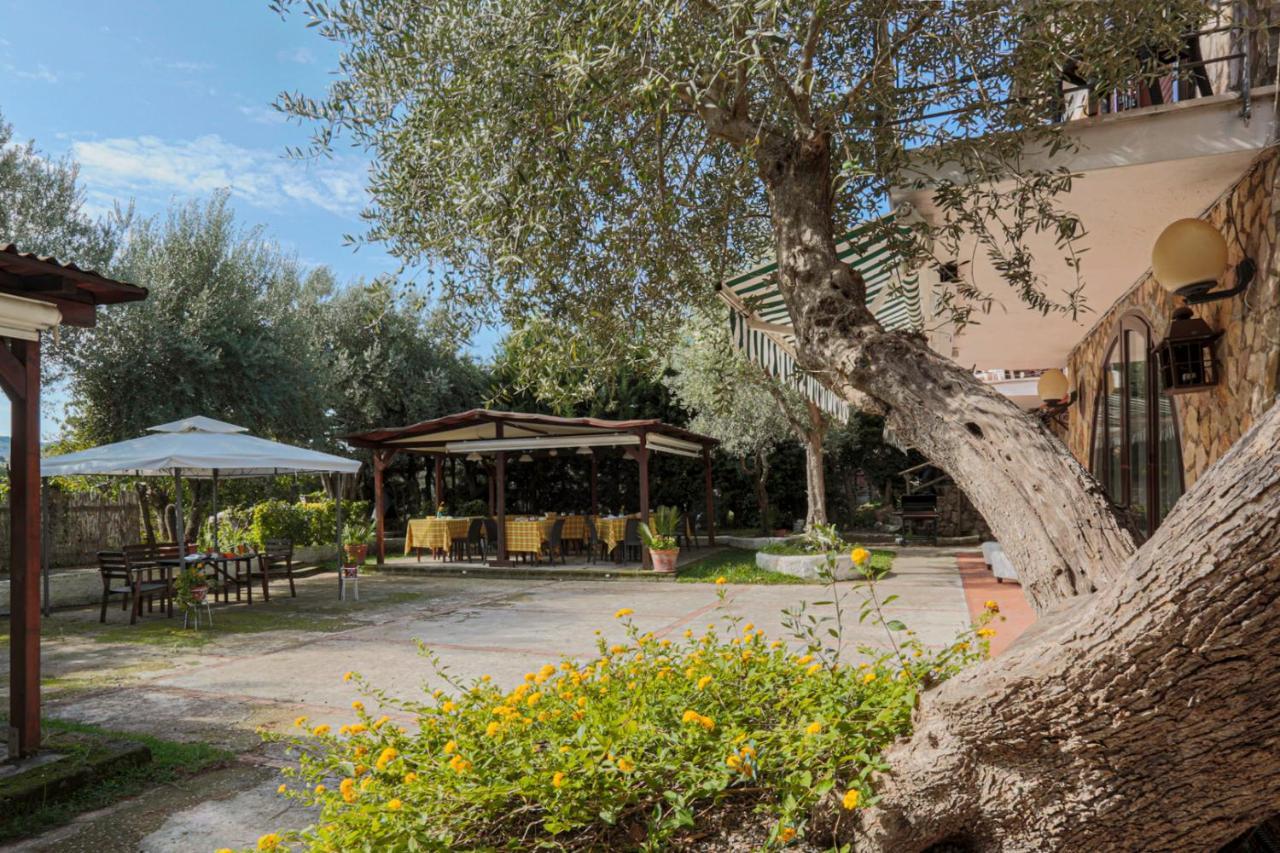 Апарт готель Relais Il Frantoio Масса-Лубренсе Екстер'єр фото